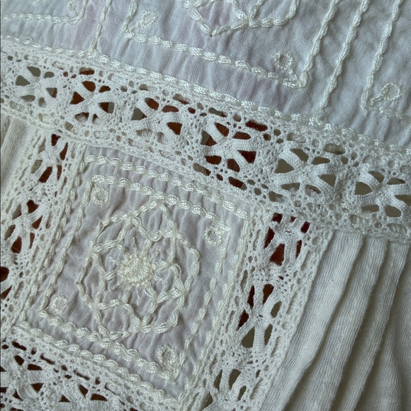 Lucky Brand sz M embroidered 3/4 sleeve shirt EUC feminine prairie cottage boho - Picture 7 of 7